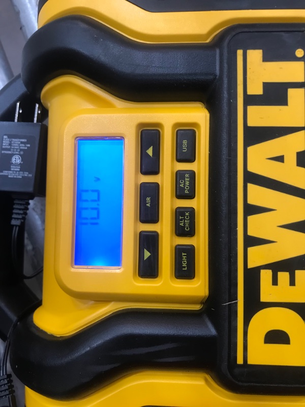 Photo 1 of ***POWERS ON - UNABLE TO TEST FURTHER***
DEWALT DXAEPS14 1600 Peak Battery Amp 12V Automotive Jump Starter
