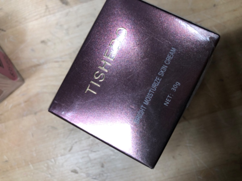 Photo 1 of **BRAND NEW**
TISHEDO Makeup Prime Pore Minimizer Foundation BB Cream Sunscreen Cream for Long Lasting Cover Pores brighten skin tone(1 Fl Oz)
