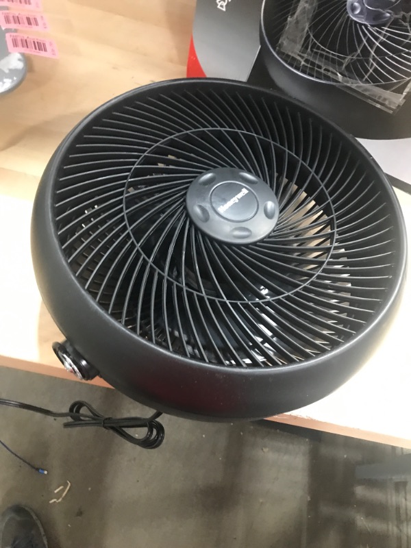 Photo 4 of 12 in. 3 Speed Whole Room Circulator Floor Fan