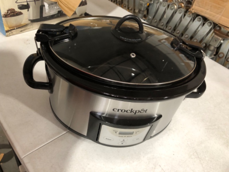 Photo 6 of **See Notes/POWERS ON/MINOR DAMAGE*** 
Crock-Pot SCCPVL610-S-A 6-Quart Cook & Carry Programmable Slow Cooker with Digital Timer