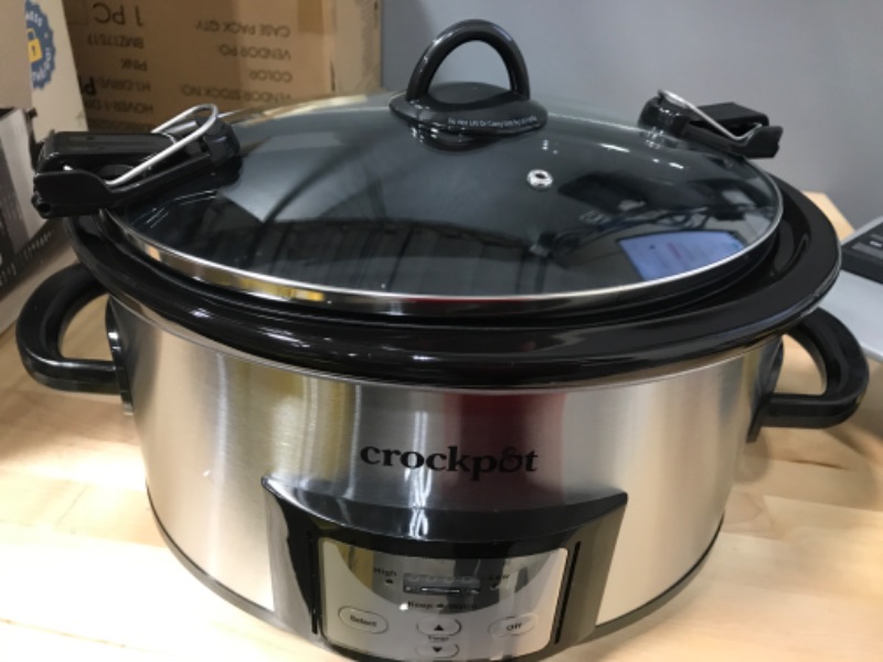 Photo 2 of **See Notes/POWERS ON/MINOR DAMAGE*** 
Crock-Pot SCCPVL610-S-A 6-Quart Cook & Carry Programmable Slow Cooker with Digital Timer