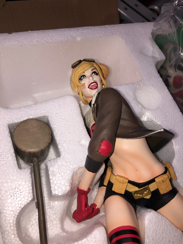 Photo 3 of (NON-REFUNDABLE) Mcfarlane Toys DC Bombshells Harley Quinn DLX V2 Resin Statue