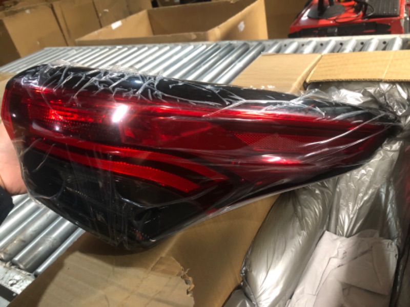 Photo 3 of Dasbecan Right Passenger Side Tail Light Assembly Rear Lamp Compatible with 2020-2022 Toyota Highlander