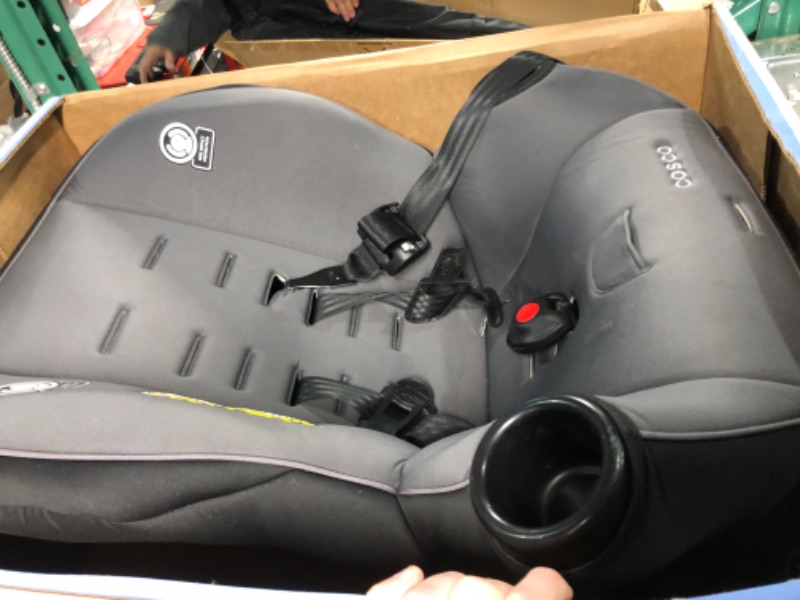 Photo 3 of Cosco Onlook 2-in-1 Convertible Car Seat