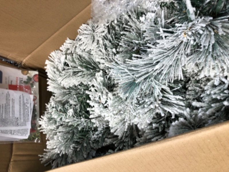 Photo 2 of [READ NOTES]
Puleo International 7.5 Foot Pre-Lit Flocked Pencil Portland Pine Artificial Christmas Tree with 350 UL Listed Clear Lights, White 7.5' Flocked Pencil Pine 