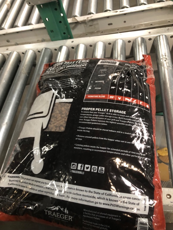 Photo 3 of Traeger Grills Signature Blend 100% All-Natural Wood Pellets 