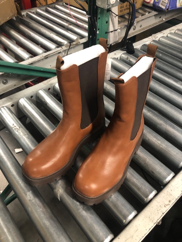 Photo 4 of ****STOCK PHOTO IS FOR REFERENCE ONLY**** Soda Pilot ~ Women Lug Sole Low Heel Chelsea Fashion Ankle Bootie w/Double Elastic Gore 9.5 Tan/Brown Welt Pu