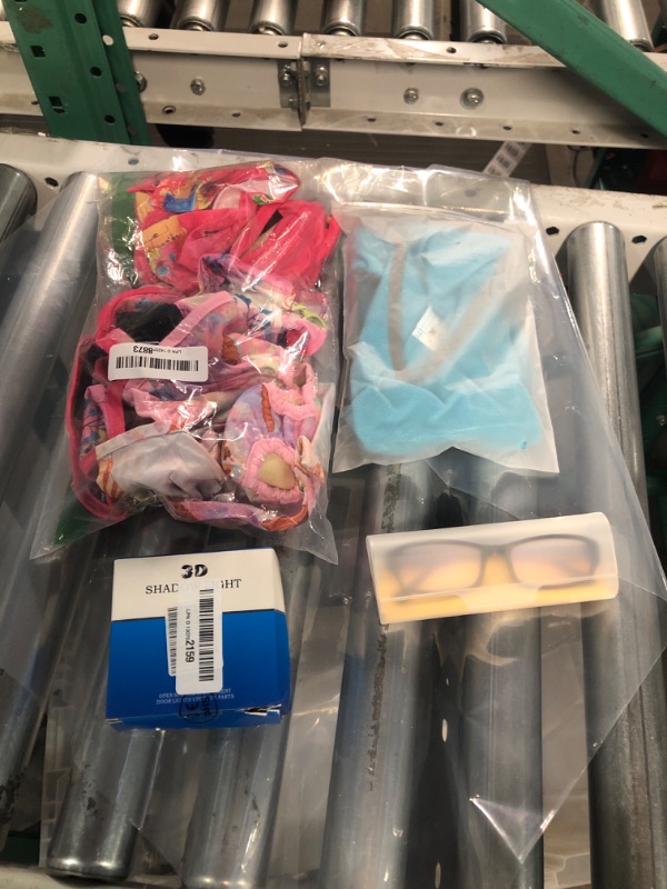 Photo 1 of *****BUNDLE*****No Returns*****Several items in this bag