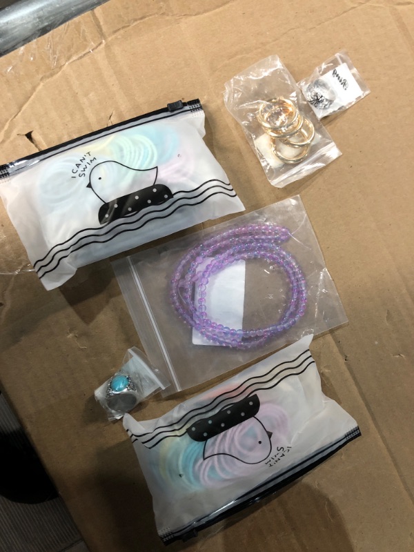 Photo 1 of BUNDLE OF BEAUTY ACCESSORIES