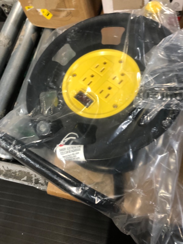 Photo 2 of ***CRACKED - SEE PICTURES - UNABLE TO TEST***
Designers Edge E230 Extension Cord Storage Reel, Multi-Outlet Adapter, Black/Yellow