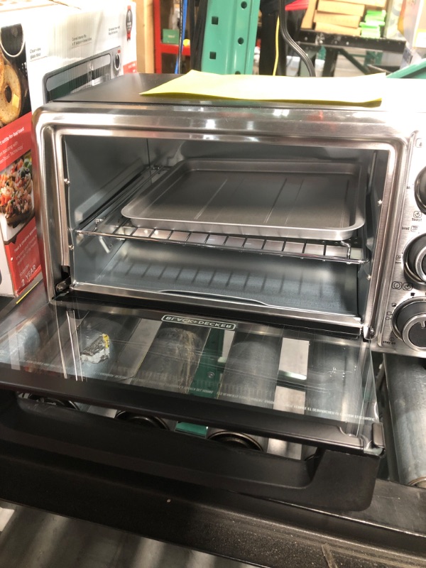 Photo 3 of (READ NOTES) Black+Decker 4-Slice Toaster Oven, TO1303SB, 14.5 x 8.8 x 10.8 inches 7.5 pounds, Stainless Steel/Black