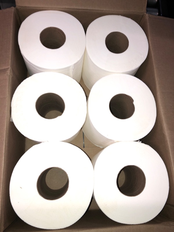 Photo 2 of (READ NOTES) AmazonCommercial 2-Ply White 7.6' Centerfeed Pull Paper Hand Towels (SOFI-020) for Business,Perforated,Compatible with Universal Dispensers|FSC Certified |600 Sheets per Roll (6 Rolls)(7.6 x 9 Sheet) White 600 Towels per Roll, 6 Rolls