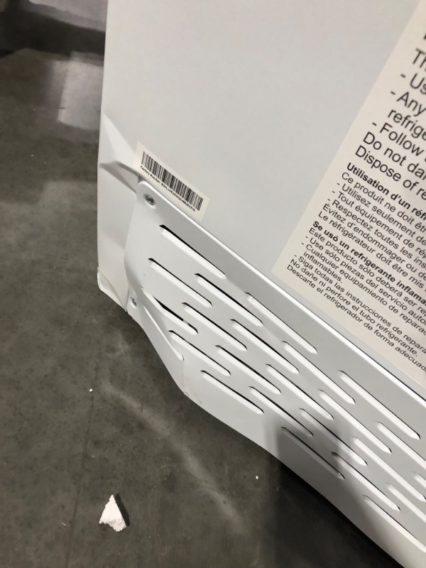 Photo 7 of ***USED - MAJOR DAMAGE - UNTESTED - SEE CLERK COMMENTS***
Vissani 4.9 cu. ft. Manual Defrost Chest Freezer with LED Light Type in White Garage Ready