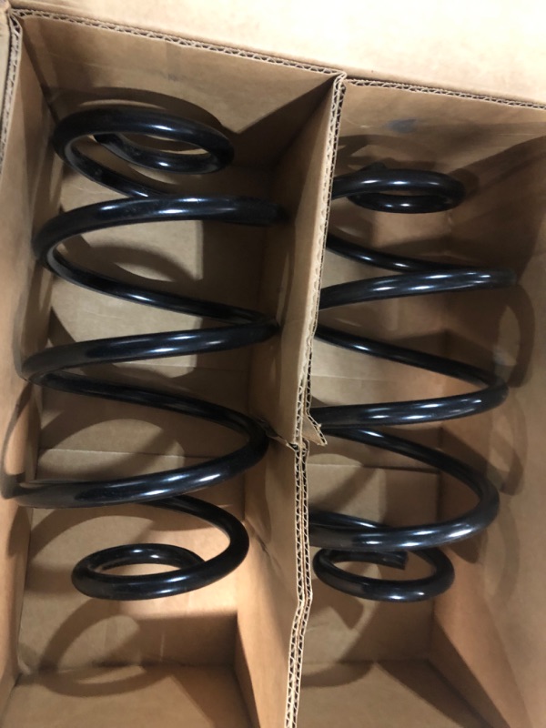 Photo 3 of MOOG 5385 Coil Spring Set