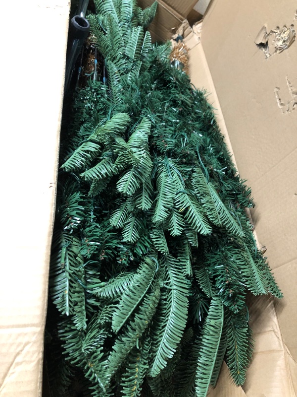 Photo 3 of ***LIGHTS ON UPPER HALF DON'T LIGHT UP***
Alupssuc 7.5ft Prelit Premium Artificial Hinged Christmas Tree