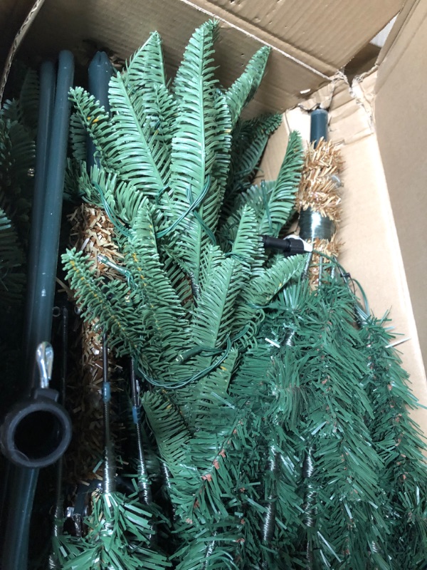 Photo 2 of ***LIGHTS ON UPPER HALF DON'T LIGHT UP***
Alupssuc 7.5ft Prelit Premium Artificial Hinged Christmas Tree