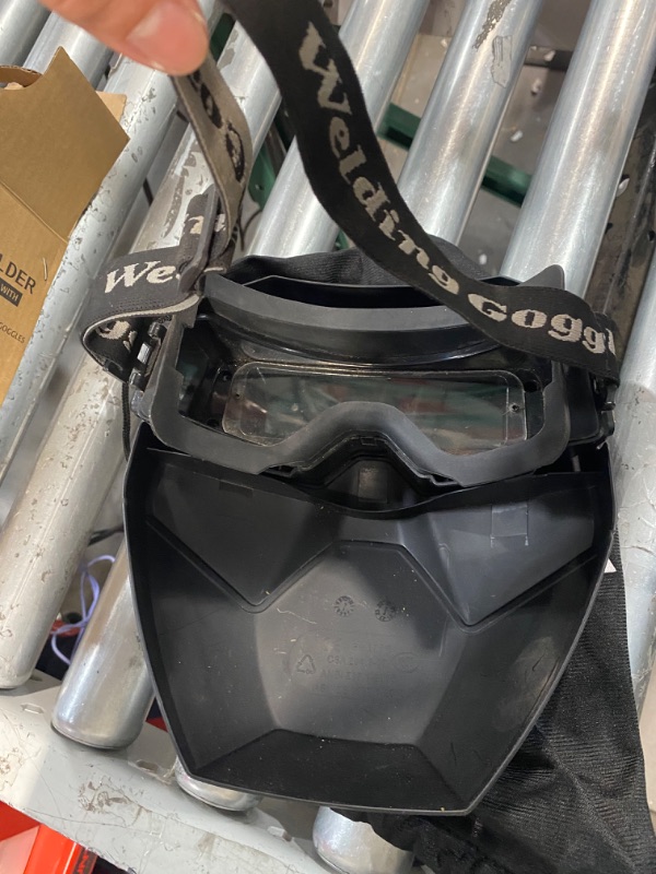 Photo 4 of * used * see images for damage * 
Grinding Helmet Impact Resistance Welding Helmet Welder Protector Automatic Dimming Headed Mounted Comfort Durable for Argon Arc Welding