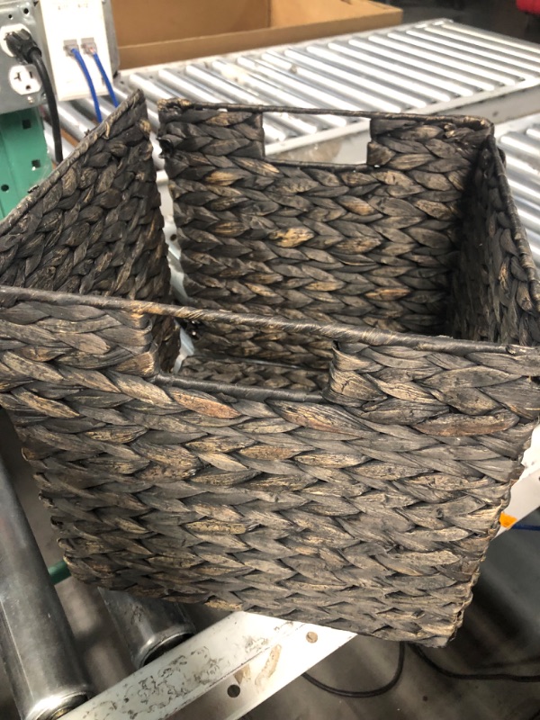 Photo 3 of * used * see images *
mDesign Natural Woven Hyacinth Cube Organizer Basket with Handles, Brown Wash