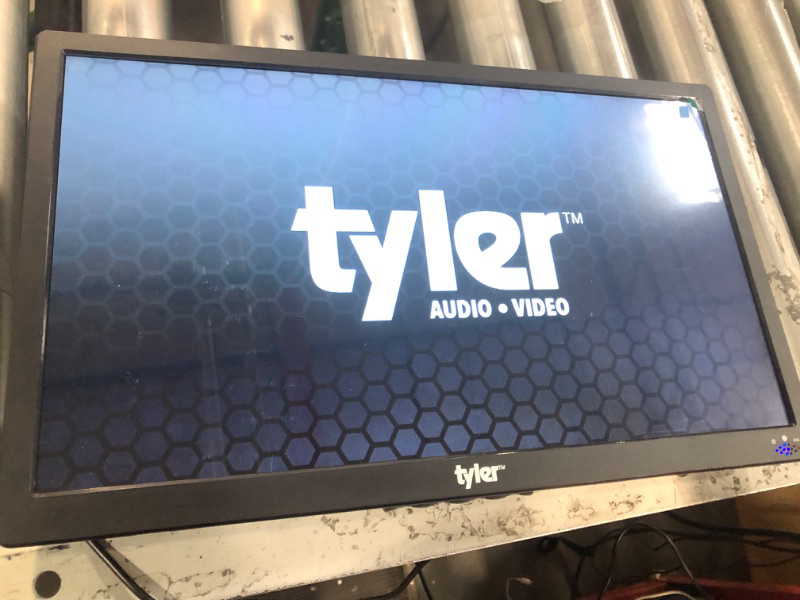 Photo 3 of Tyler 16 Portable TV LCD Monitor Battery Powered Wireless Capability Remote Control