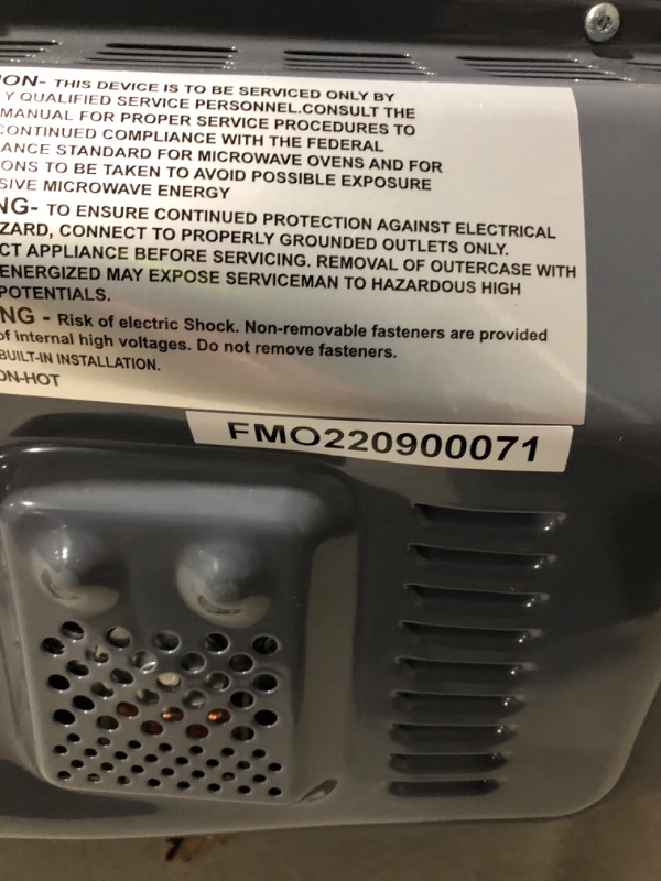 Photo 11 of * important * see clerk notes *
Farberware Countertop Microwave 1.1 Cu. Ft. 1000-Watt Compact Microwave Oven with LED lighting