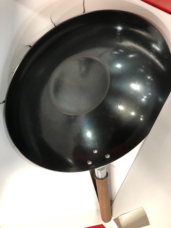 Photo 4 of ZWILLING Dragon 12-inch Carbon Steel Wok with Lid 12-inch Black