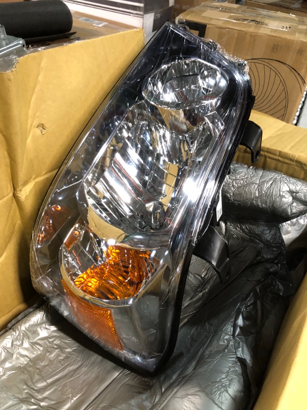 Photo 4 of Dorman 1592025 Driver Side Headlight Assembly Compatible with Select Toyota Models