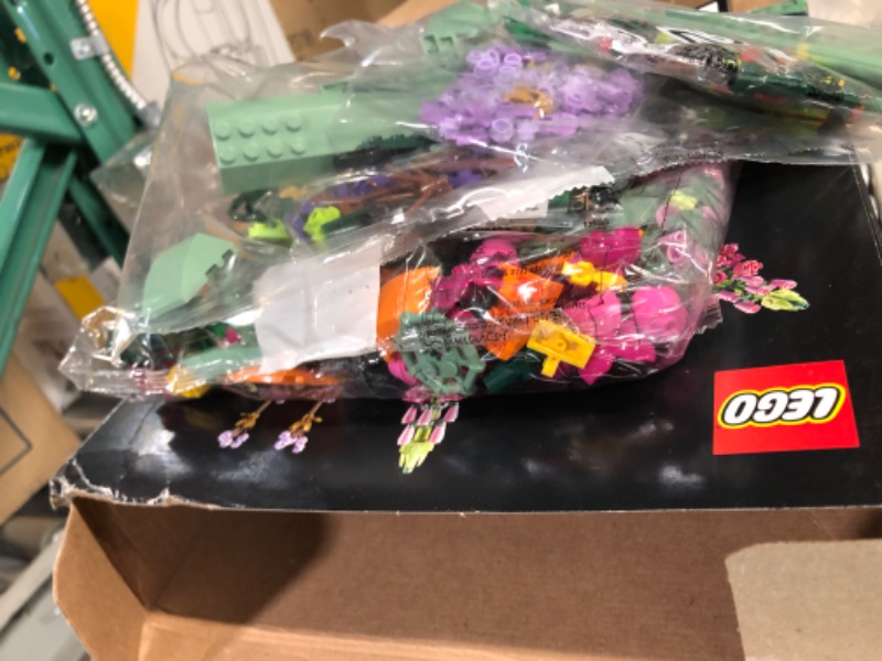 Photo 4 of LEGO Icons Flower Bouquet 10280 Building Set for Adults (756 Pieces)