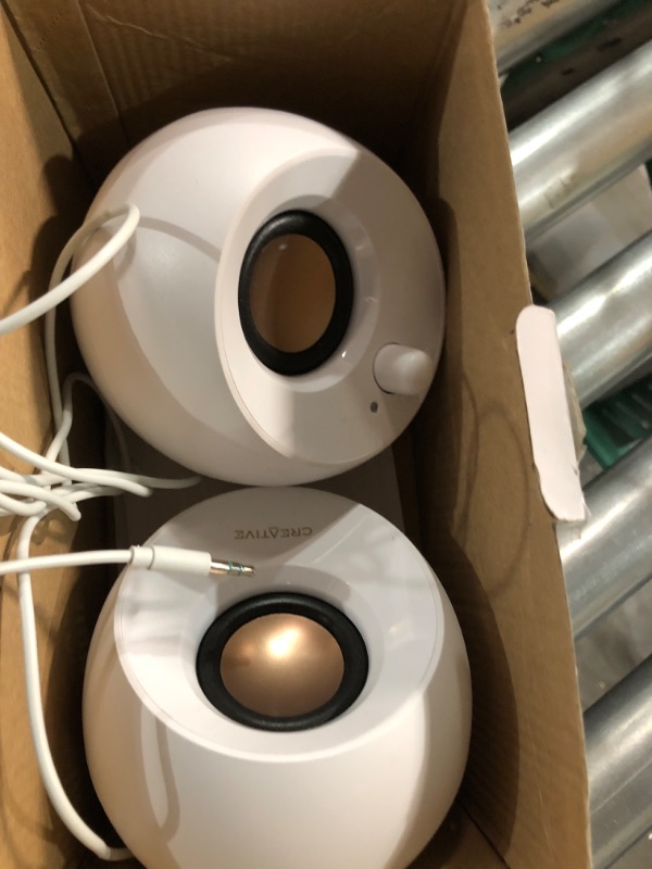 Photo 1 of Creative Pebble 2.0 USB-Powered Desktop Speakers with Far-Field Drivers and Passive Radiators for PCs and Laptops (White) 2.0 USB-A Speaker (White)