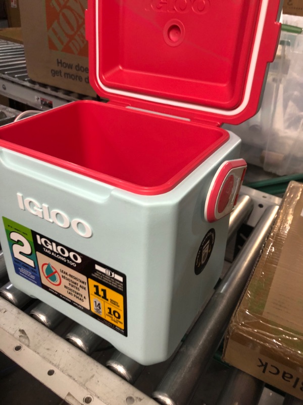 Photo 3 of Igloo 11 Qt Tag Along Too Strapped Picnic Style Cooler Mist