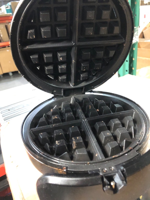 Photo 4 of [READ NOTES] Cuisinart WAF-F30 Round Flip Belgian Waffle Maker, Black/Silver, 1 inch thick