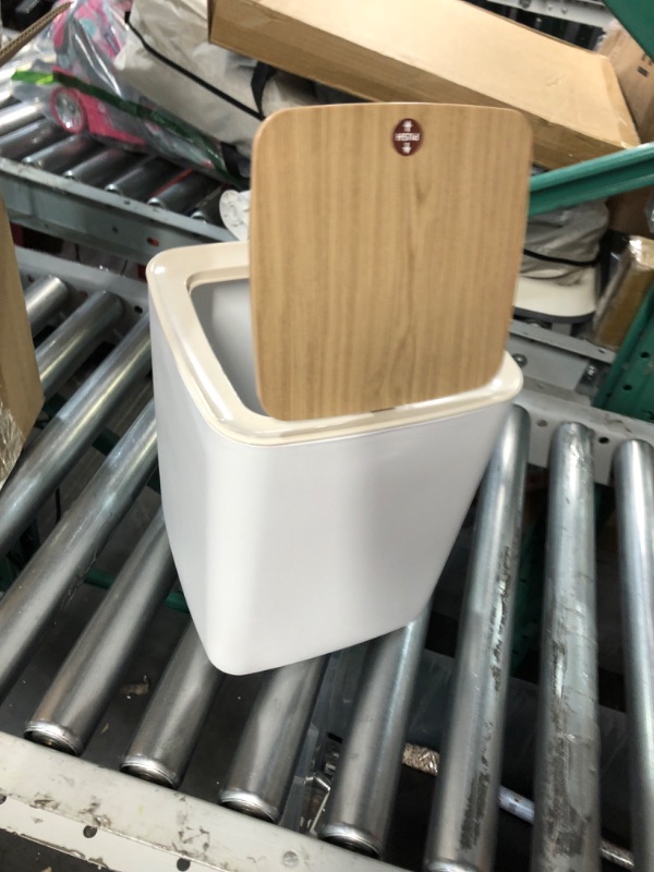 Photo 1 of *SEE NOTES* White Trash Can, Mini Trash Can with Lid, Compact Waste Basket Garbage Can for Bathroom, Dog Proof Garbage Container Bin for Bathroom,Powder Room 10L square