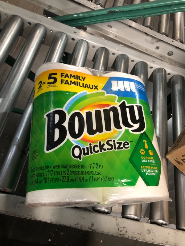 Photo 2 of Bounty Quick Size Paper Towels, White