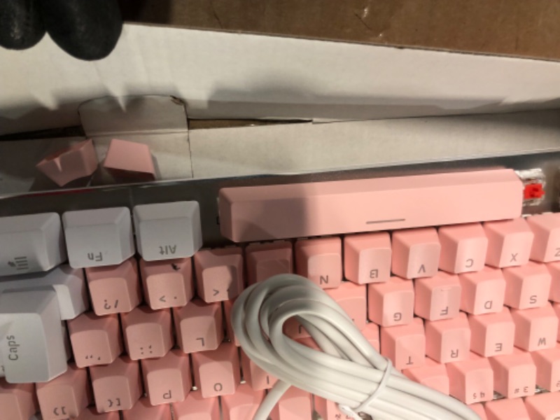 Photo 1 of MECHANICAL SHAFT GAME KEYBOARD PINK 