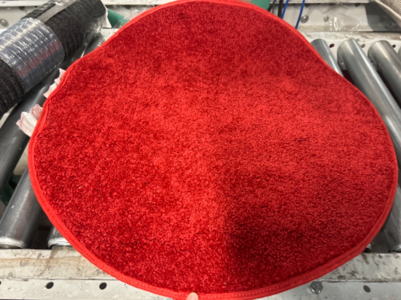 Photo 1 of 2ft red round mat