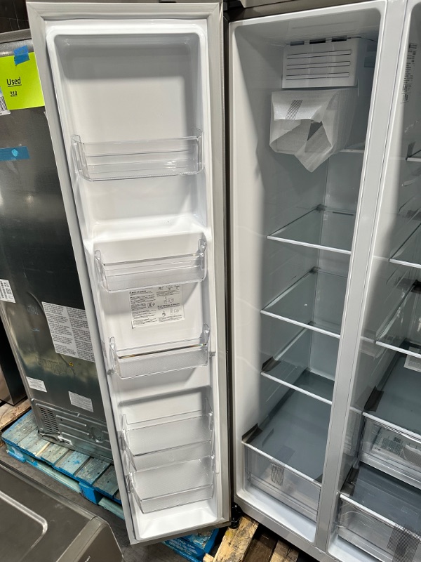 Photo 10 of LG 27.6-cu ft Side-by-Side Refrigerator with Ice Maker (Printproof Stainless Steel)
