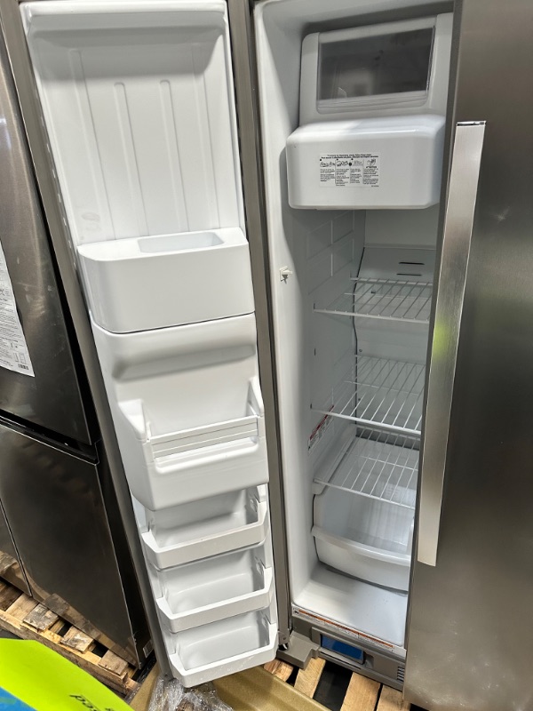 Photo 5 of Whirlpool 24.6-cu ft Side-by-Side Refrigerator with Ice Maker (Fingerprint Resistant Stainless Steel)
