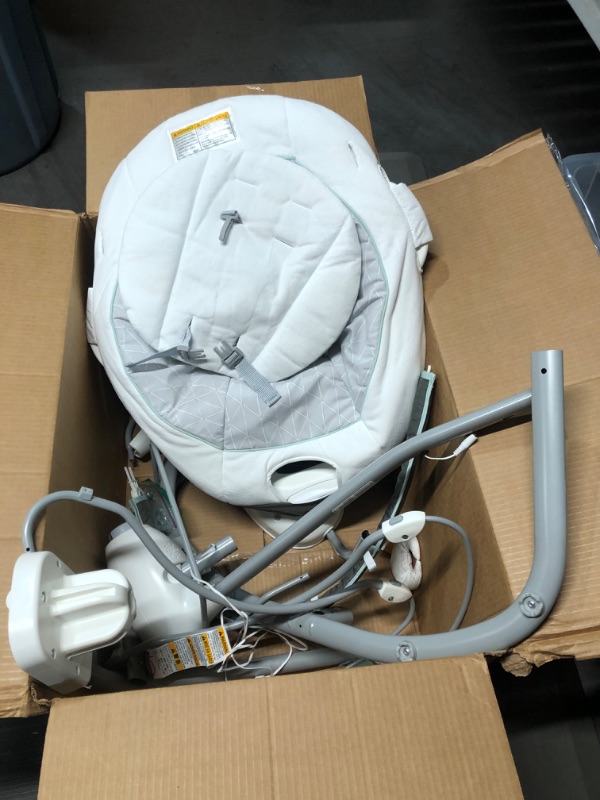 Photo 2 of *USED - SEE NOTES* Graco DuetConnect  Multi-Direction Baby Swing and Bouncer
