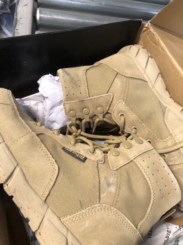 Photo 2 of *USED* FREE SOLDIER Waterproof Hiking Work Boots Men's Tactical Boots Breathable Desert Boots, SIZE 9 Wide Tan