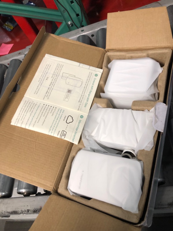 Photo 2 of Meshforce M3 Mesh WiFi System, Up to 4,500 Sq.ft Coverage, AC1200 Gigabit Routers for Wireless Internet, Mesh WiFi Router Replacement, App Control, Guest Network, Parental Control,1 WiFi Point + 2 WiFi Dots