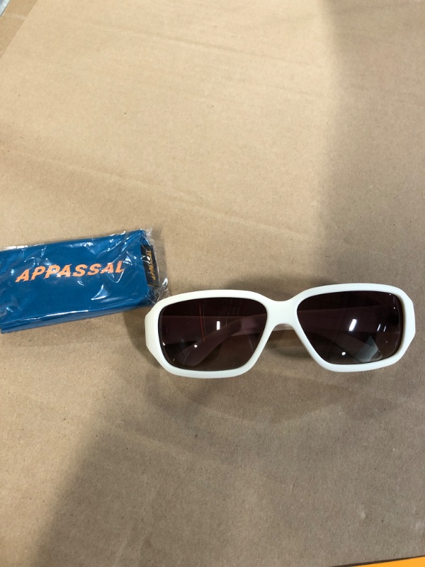 Photo 2 of Appassal Trendy Sunglasses * NOTES * 