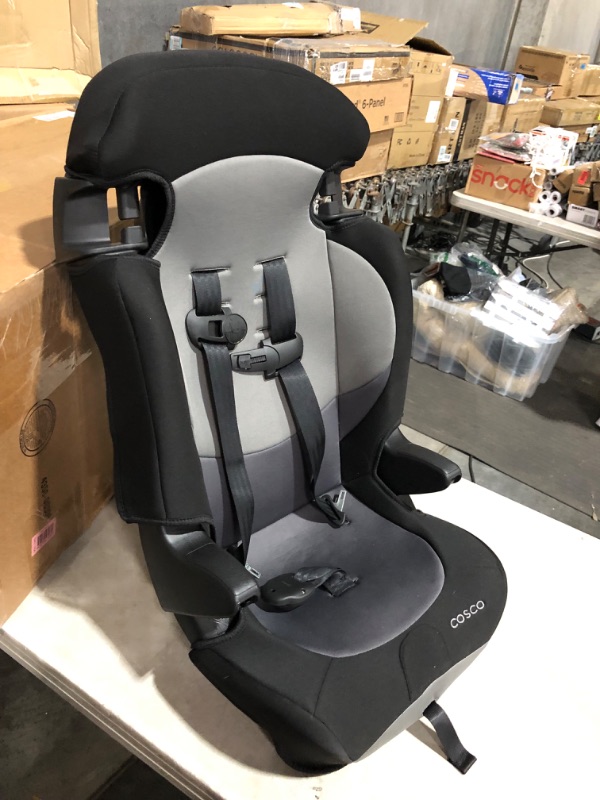 Photo 9 of ***HEAVILY USED AND DIRTY - SEE PICTURES***
Cosco Finale Dx 2-In-1 Booster Car Seat, Dusk, 18.25x19x29.75 Inch (Pack of 1)