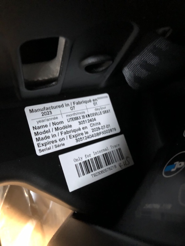 Photo 1 of Evenflo LiteMax 35 Infant Car Seat, Lightweight, Extended Use, Belt Lock-Off, Ergonomic Handle Standard Knoxville Gray