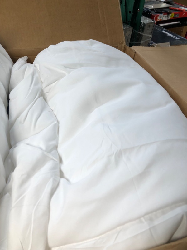 Photo 1 of ***USED READ NOTES***Bedsure Queen Comforter Duvet Insert - 88x88in