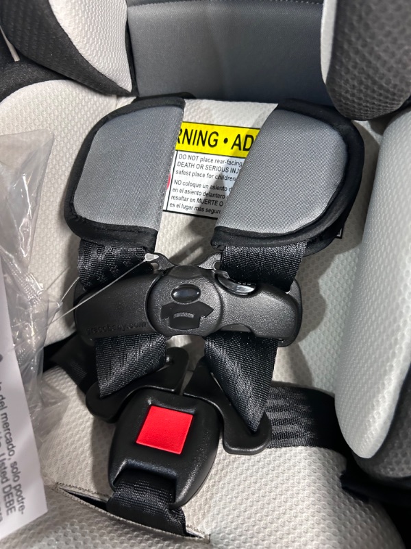 Photo 5 of Graco Extend2Fit Convertible Car Seat, Gotham