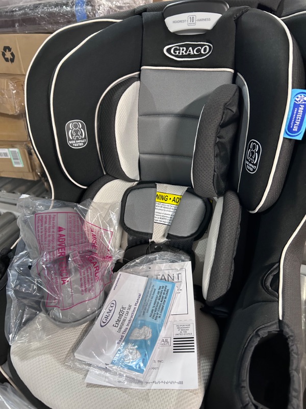 Photo 7 of Graco Extend2Fit Convertible Car Seat, Gotham