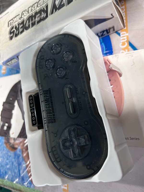 Photo 2 of 8Bitdo Sn30 2.4G Wireless Gamepad for Original SNES/SFC (Transparent Edition)