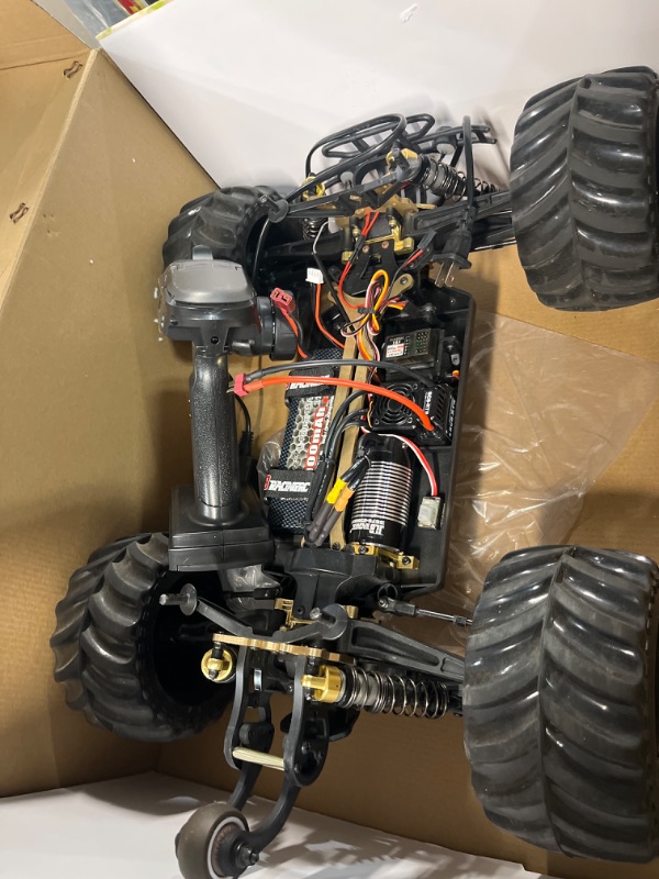 Photo 3 of *PARTS ONLY DOES NOT FUNCTION PROPERLY*
cheetah offroad truggy  Remote Control Car Truck