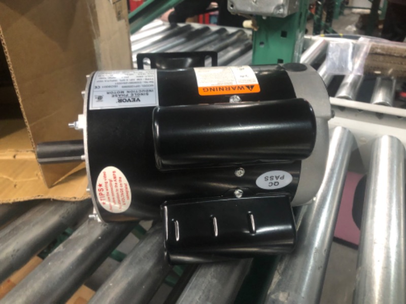 Photo 2 of VEVOR 5HP SPL Air Compressor Electric Motor, 230V 15.0Amps, 56 Frame 3450RPM, 5/8" Keyed Shaft, CW/CCW Rotation, 1.88" Shaft Length for Air Compressors 5 HP-5/8" Shaft Single Phase