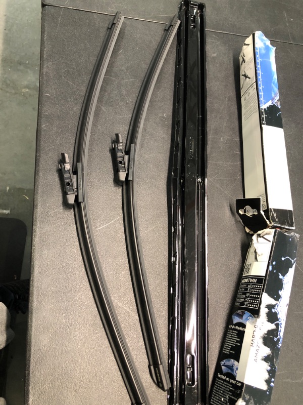 Photo 2 of BOSCH Aerotwin 3397007297 Original Equipment Replacement Wiper Blade - 23"/20" (Set of 2) 40517
Opened for pictures