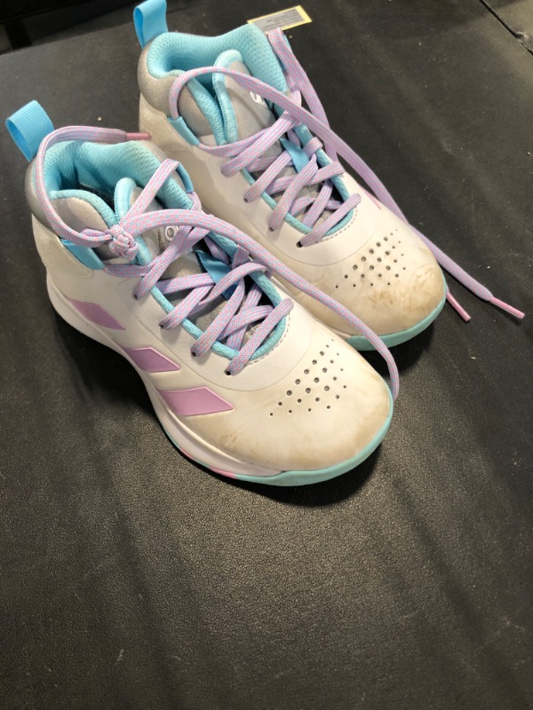 Photo 3 of adidas Unisex-Child Cross Em Up 5 Basketball Shoe Little Kid (4-8 Years) 12 Wide Little Kid Dash Grey/Bliss Lilac/Grey (Wide)